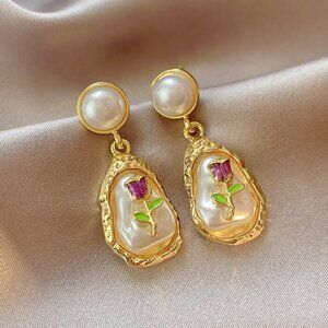 Cute Vintage Inspired Pearl Flower Floral Oil Painting Goldplated Earrings 1.5"